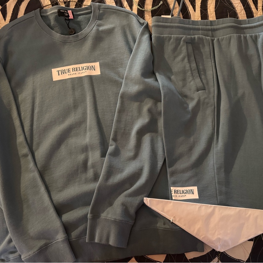 True Religion blue short Set Cozy & Modern